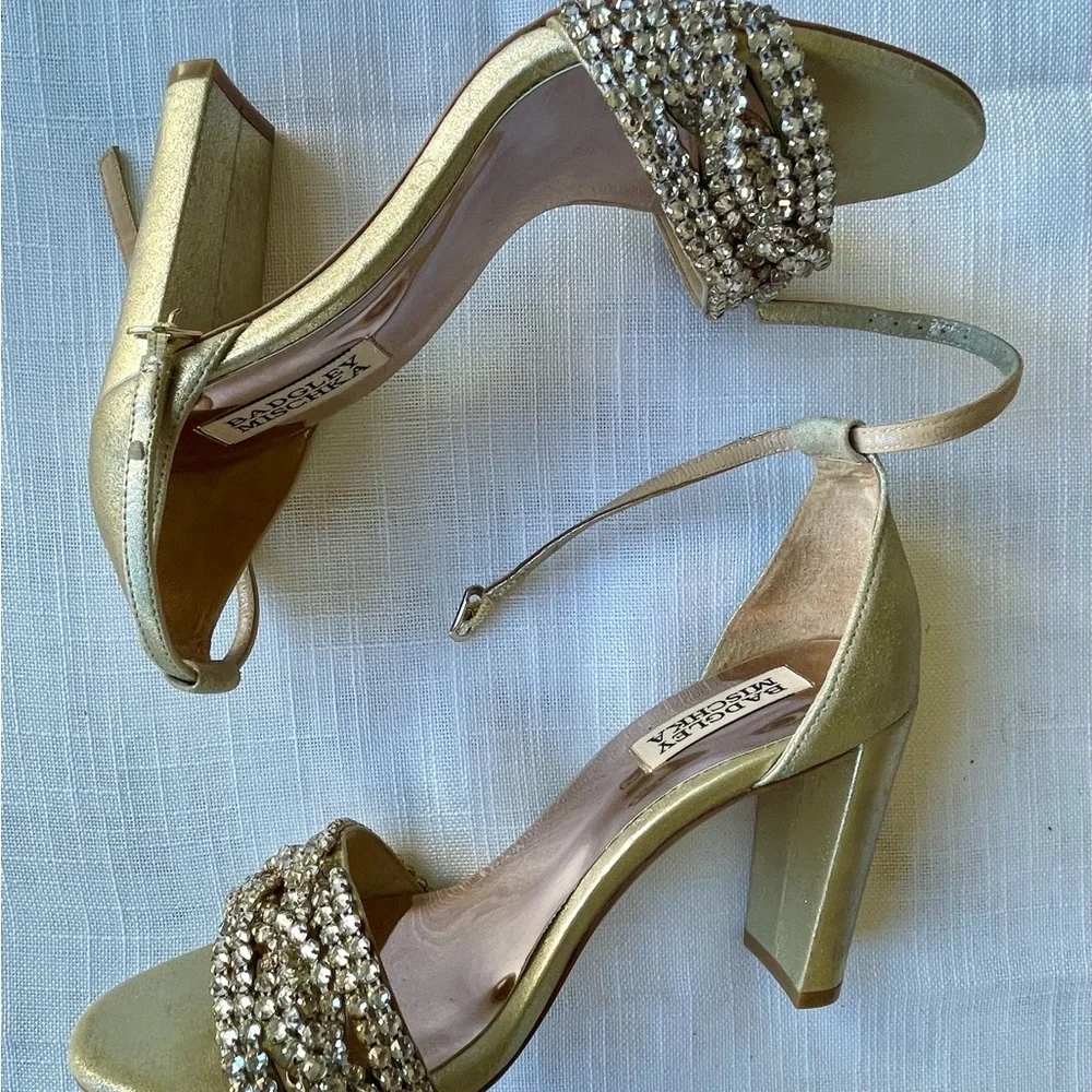Badgley Mischka Glittering Gold Heels SIZE 7 Brand New - Picture 1 of 9